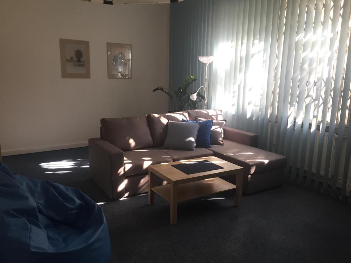 Blue Apartment In Beautiful English Style Garden With Atmosphere プラハ エクステリア 写真