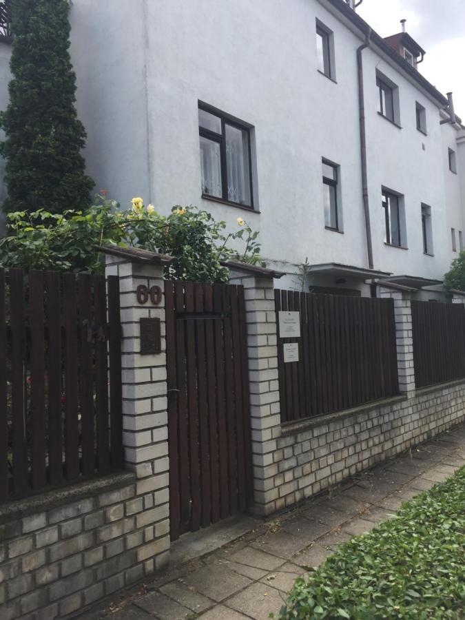 Blue Apartment In Beautiful English Style Garden With Atmosphere プラハ エクステリア 写真